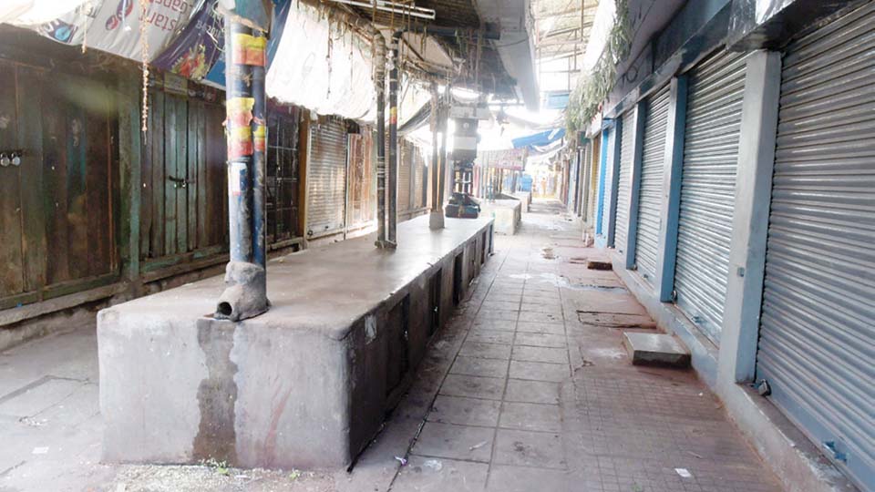 Devaraja Market tenants oppose demolition move