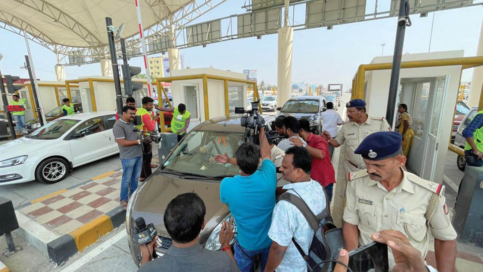 Mysuru-Bengaluru Expressway NH-275: Toll Plazas open amid protests