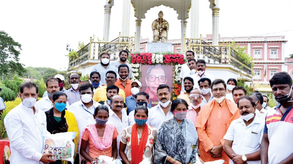 Daily essentials, medical equipment distributed to hospital, elderly and auto drivers in city